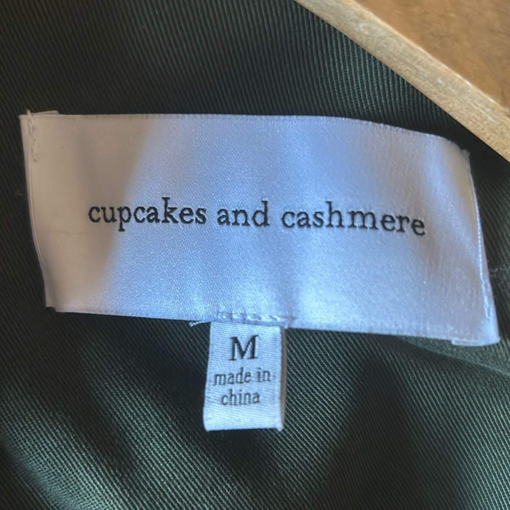 Revolve Cupcakes and Cashmere Army Jacket women’s sz medium olive green casual - Picture 5 of 15